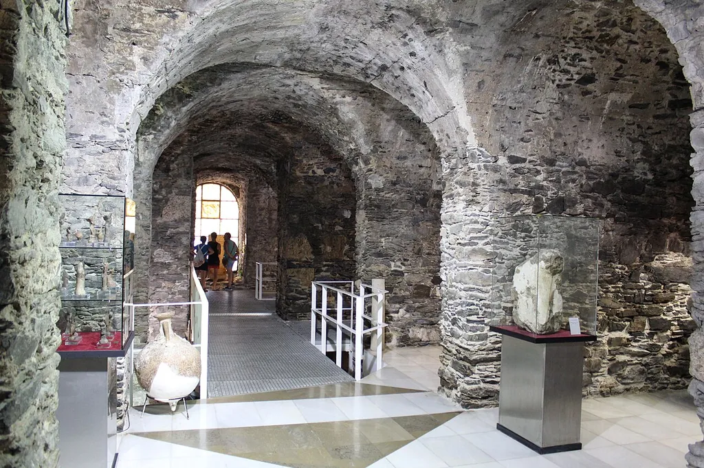 Museo Arqueológico Cueva de Siete Palacios in Almuñécar
