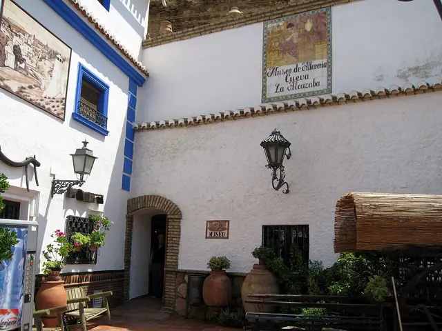 Cueva Museo de Alfarería La Alcazaba in Guadix