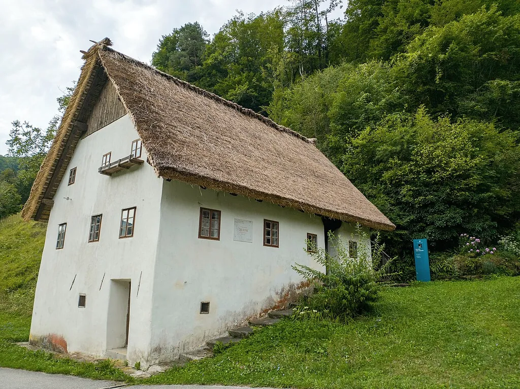 Domačija Cirila Kosmača in Slap ob Idrijci