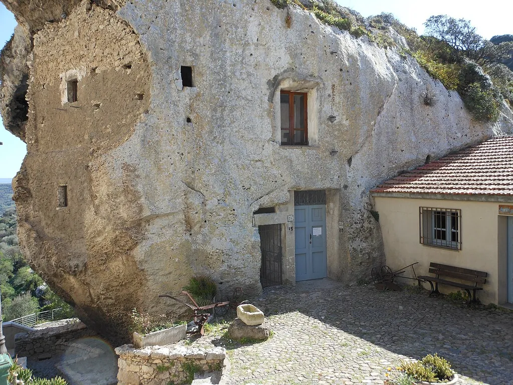 Museo Domus de Janas La Rocca in Sedini