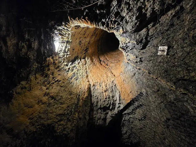 Dudley Canal and Caverns – Photo 4 of 6