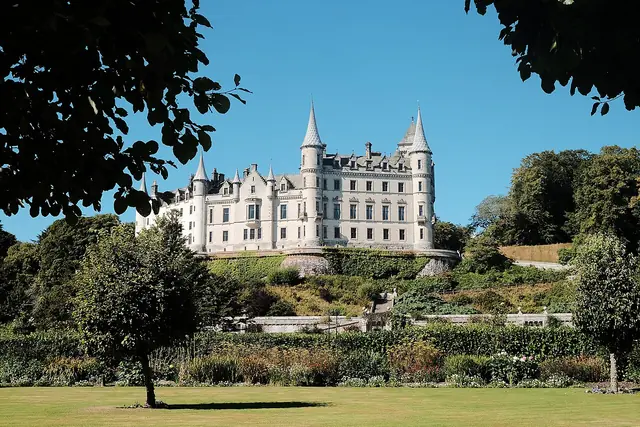 Dunrobin Castle in Golspie – Photo 2 of 10