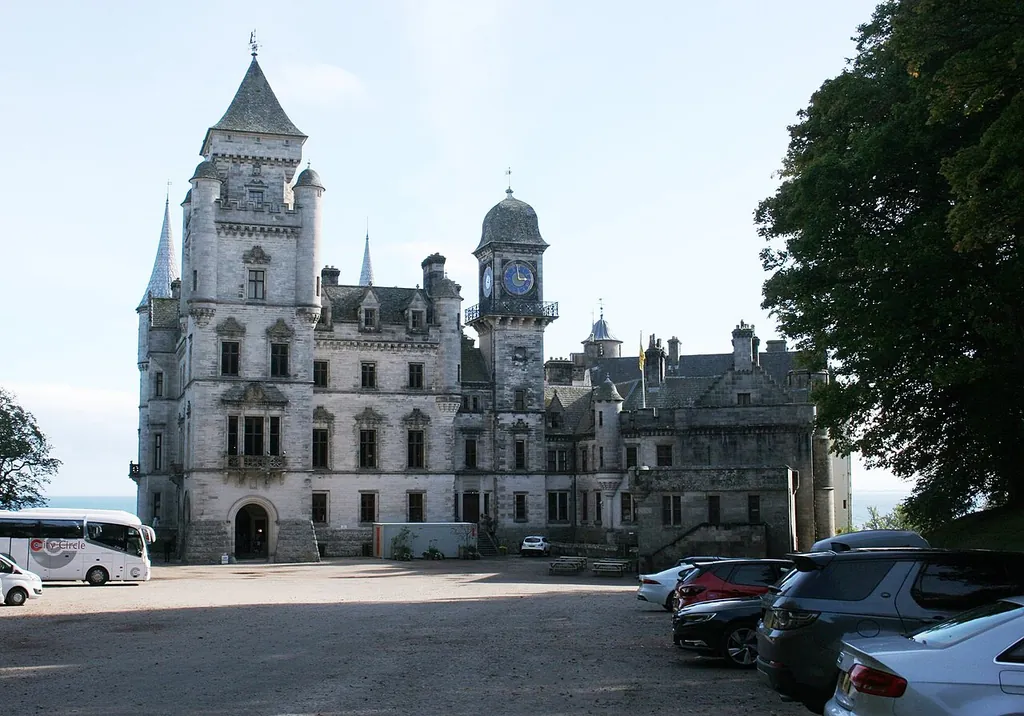 Dunrobin Castle in Golspie – Photo 7 of 10