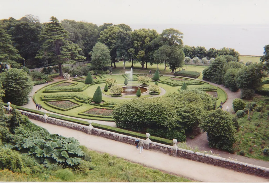 Dunrobin Castle in Golspie – Photo 9 of 10