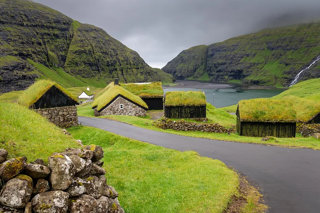 Dúvugarðar í Saksun – Photo 2 of 10