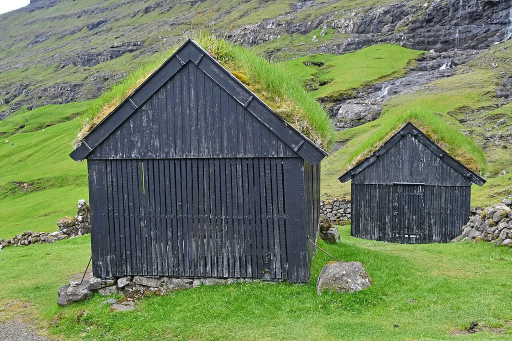 Dúvugarðar í Saksun – Photo 7 of 10