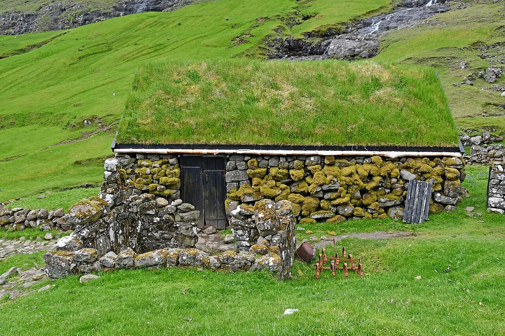 Dúvugarðar í Saksun – Photo 8 of 10