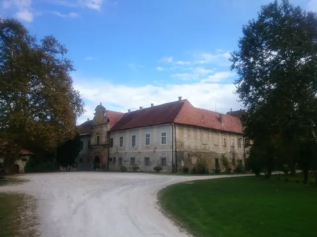 Dvorec Štatenberg – Photo 2 of 4