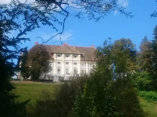Dvorec Štatenberg – Photo 3 of 4