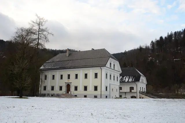 Dvorec Visoko in Visoko pri Poljanah