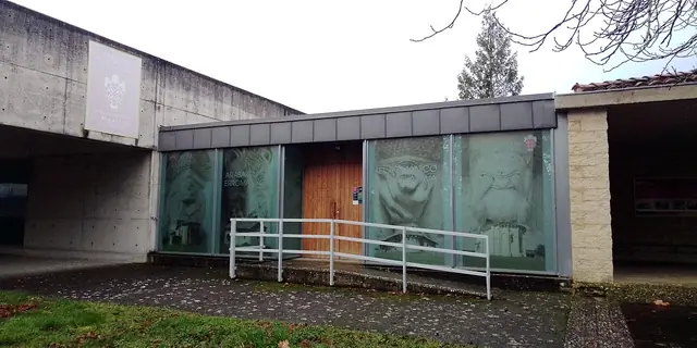 El románico en Álava: Santuario de Estíbaliz y Centro de Interpretación del Románico in Vitoria-Gasteiz