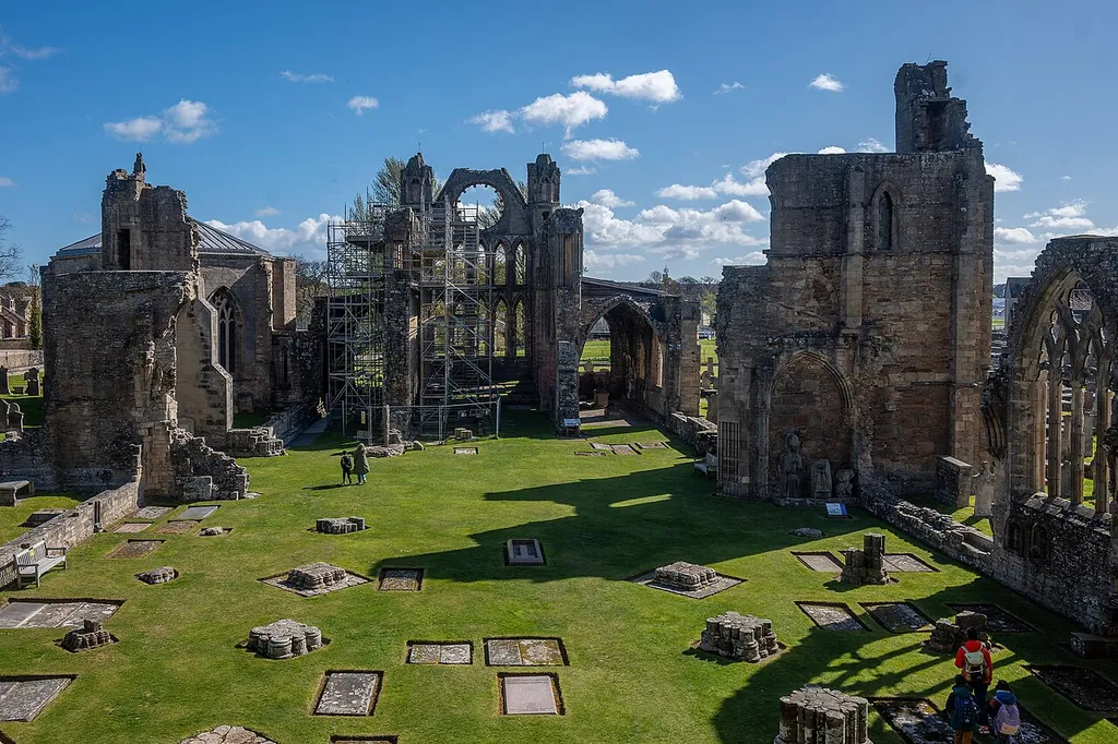 Elgin Cathedral – Photo 2 of 10