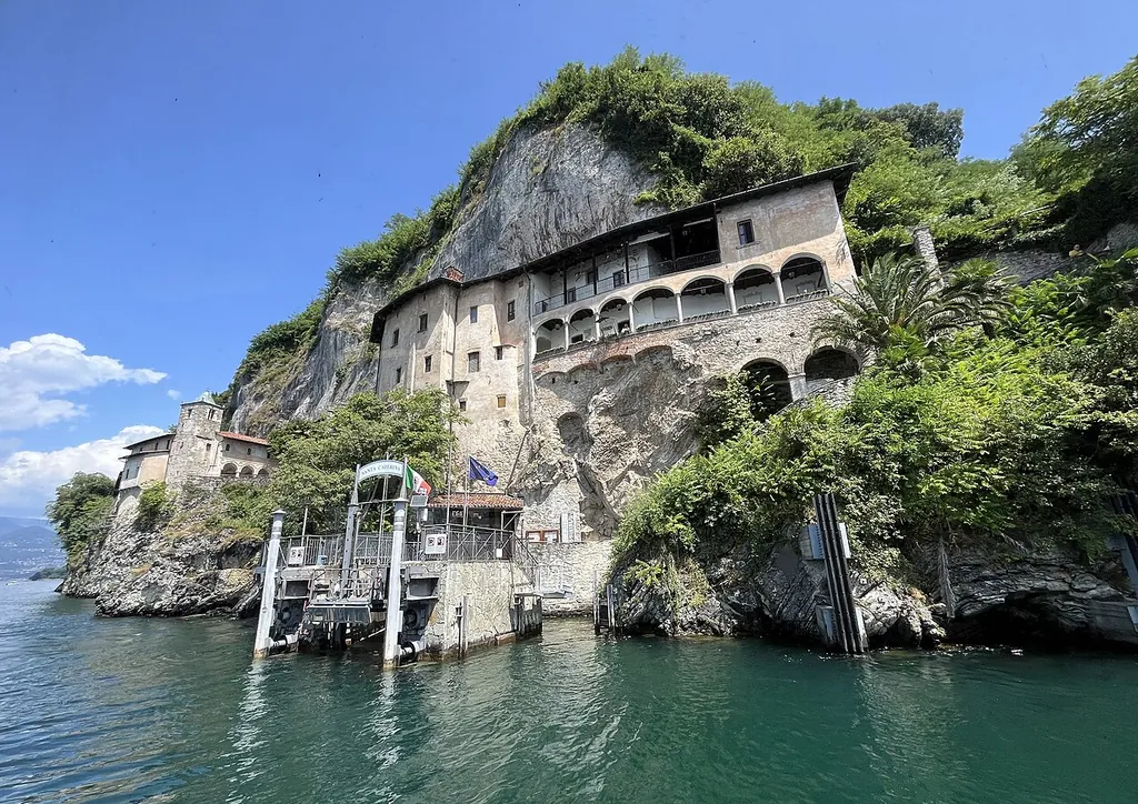 Eremo di Santa Caterina del Sasso in Leggiuno – Photo 8 of 9
