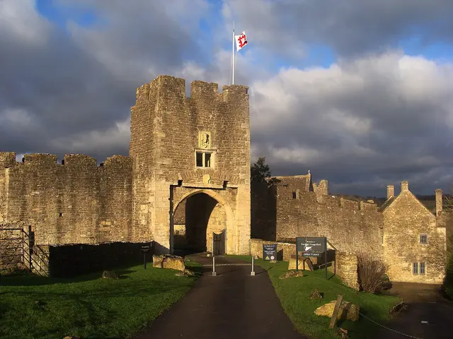Farleigh Hungerford Castle in Bath