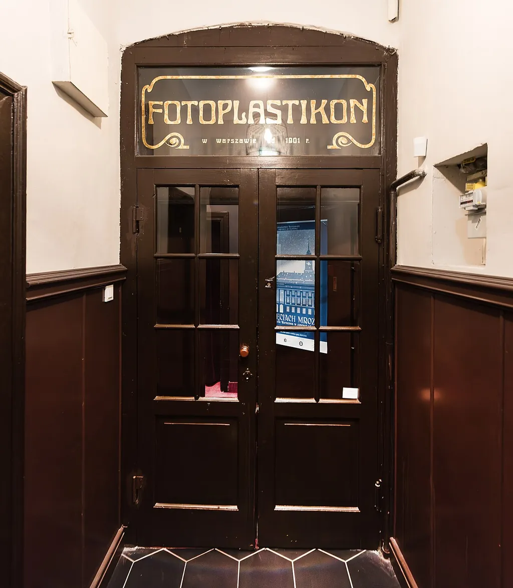 Fotoplastikon Warszawski in Warsaw – Photo 2 of 6