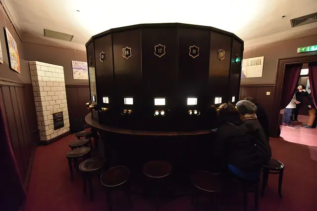 Fotoplastikon Warszawski in Warsaw – Photo 4 of 6