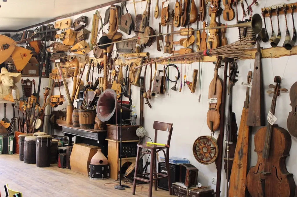 Galeria Instrumentów Folkowych in Grodzisk Mazowiecki