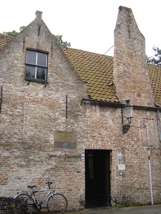 Gezellehuis in Brugia