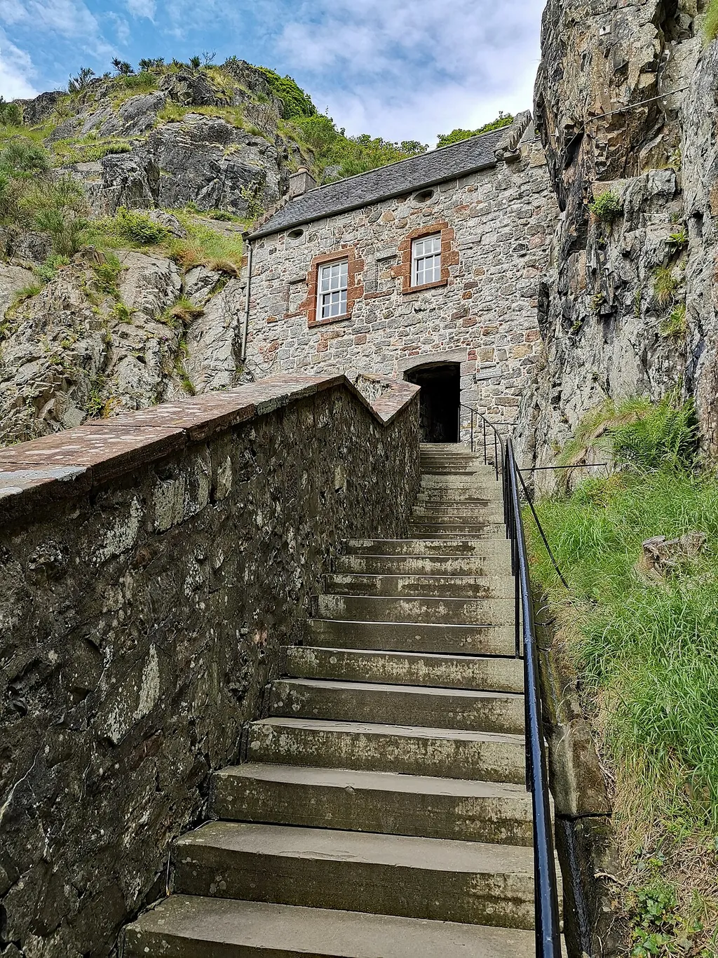 Dumbarton Castle – Photo 2 of 3