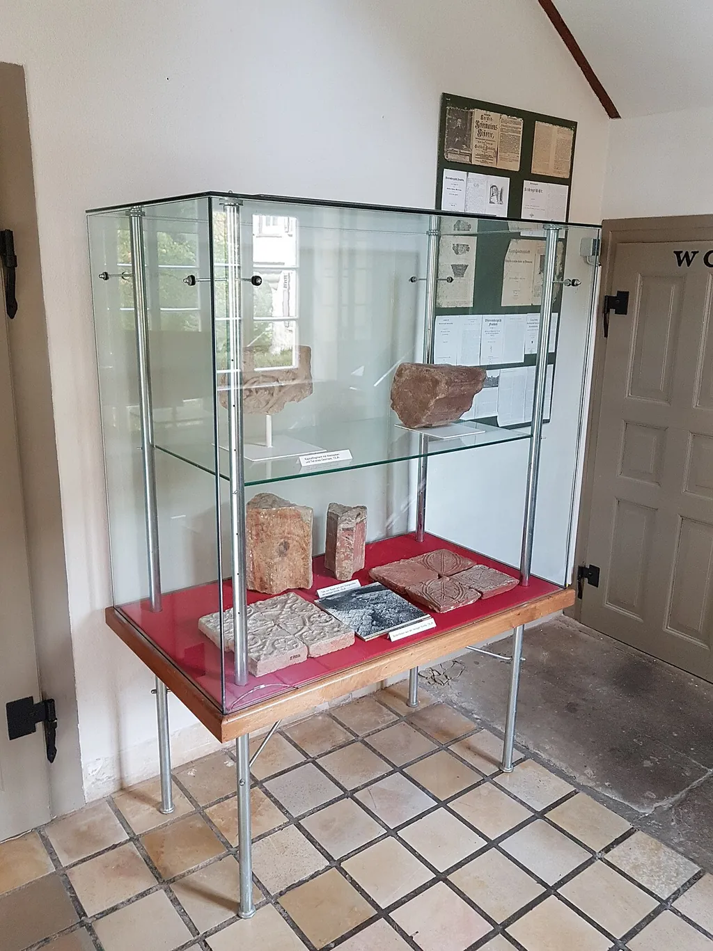 Grabungsmuseum und Krypta in Langenburg – Photo 3 of 4