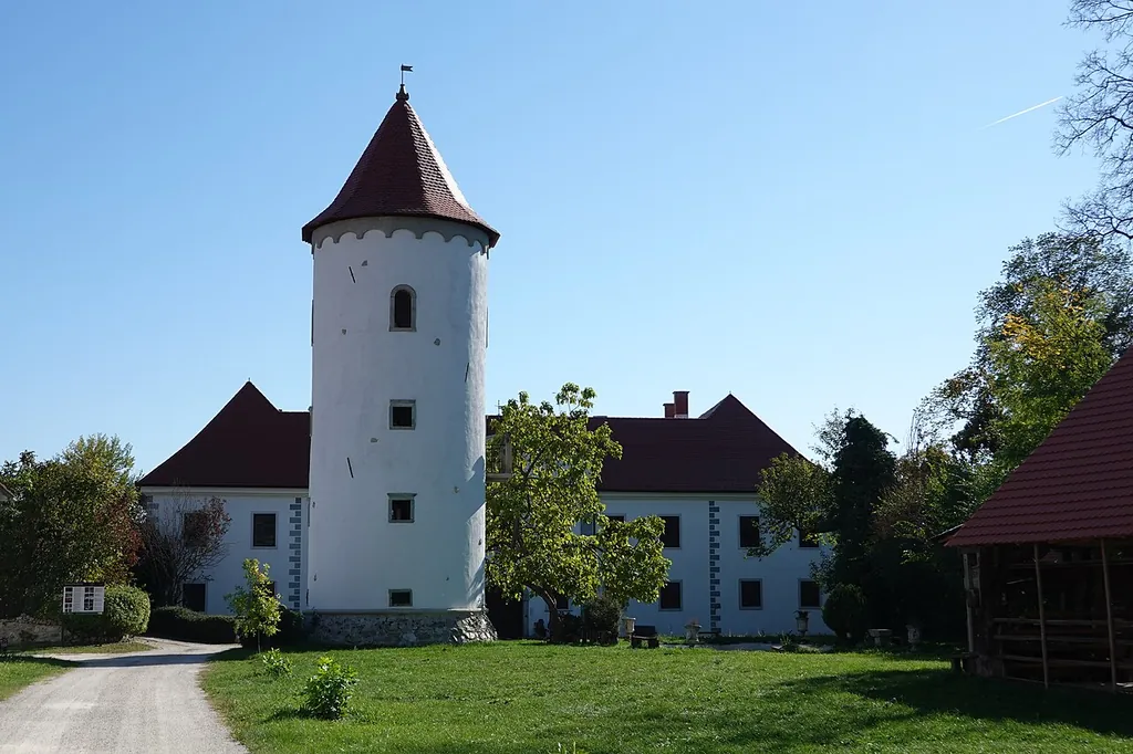 Grad Raka – Fotografija 3 od 7