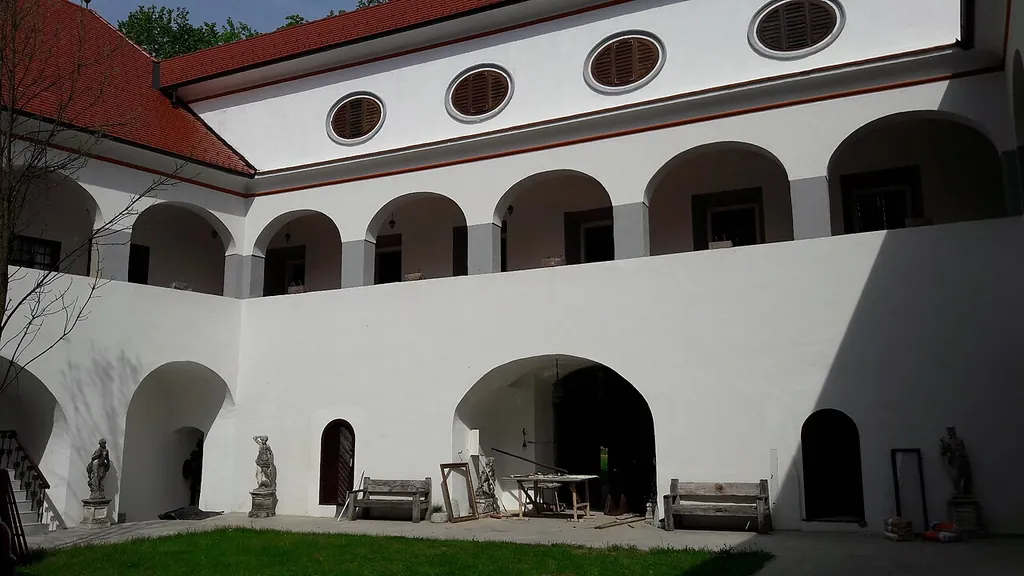Grad Raka – Fotografija 4 od 7