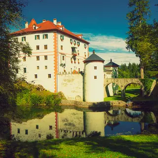 Grad Snežnik in Stari trg pri Ložu – Photo 2 of 2