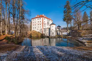 Grad Snežnik in Stari trg pri Ložu
