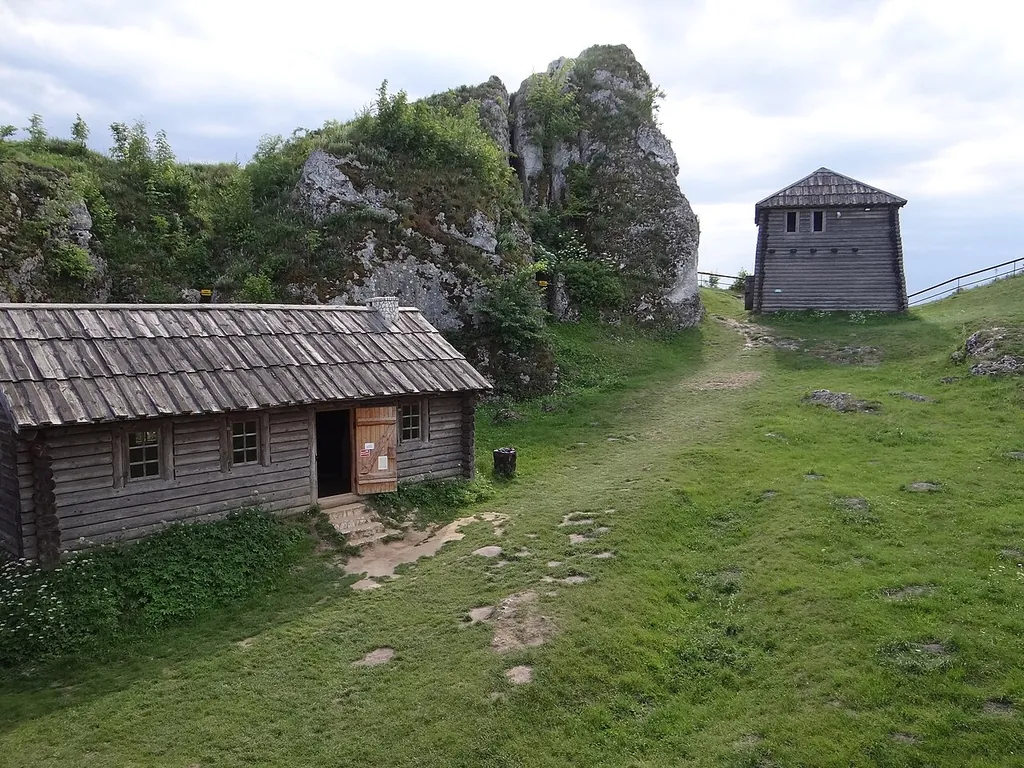 Gród na Górze Birów in Ogrodzieniec – Zdjęcie 5 z 9