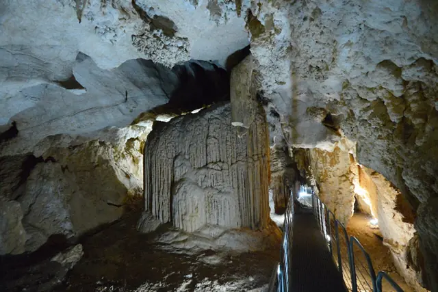 Grotta Corbeddu in Oliena