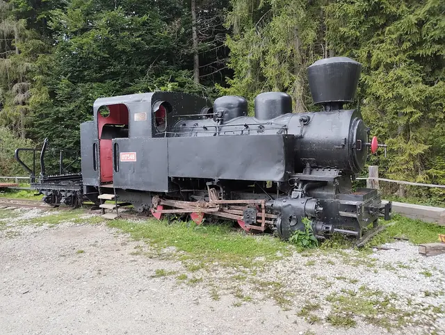 Historická lesná úvraťová železnica in Nová Bystrica