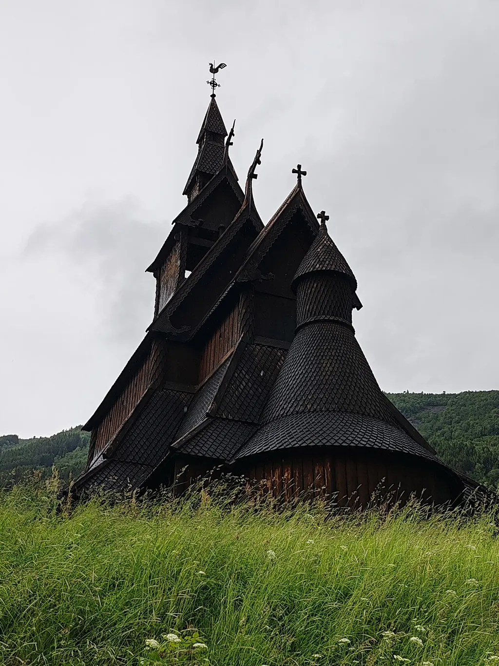 Hopperstad stavkyrkje in Vik – Bilde 3 av 3