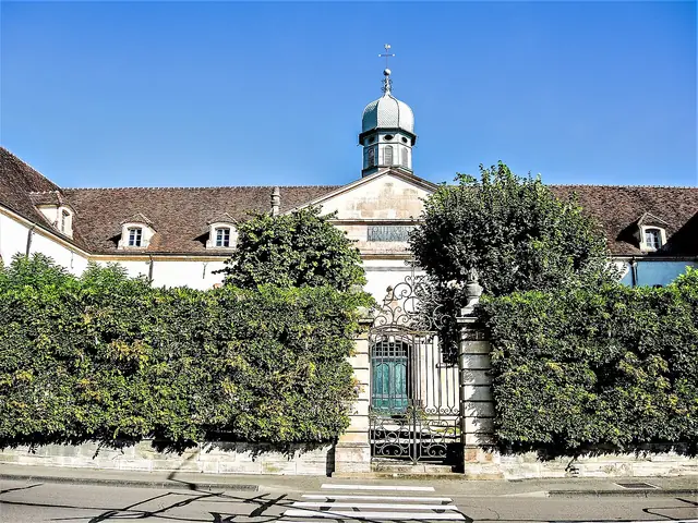 Hôtel-Dieu et apothicairerie de Louhans in Louhans-Châteaurenaud