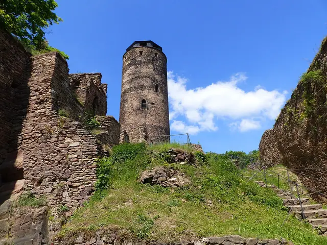 Hrad Hasištejn in Místo