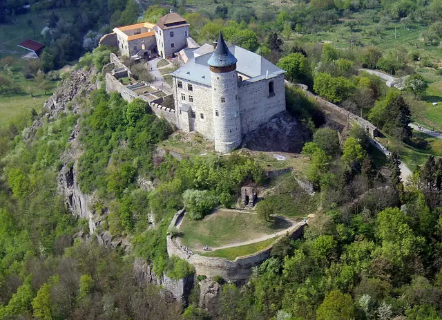 Státní hrad Kunětická hora in Staré Hradiště