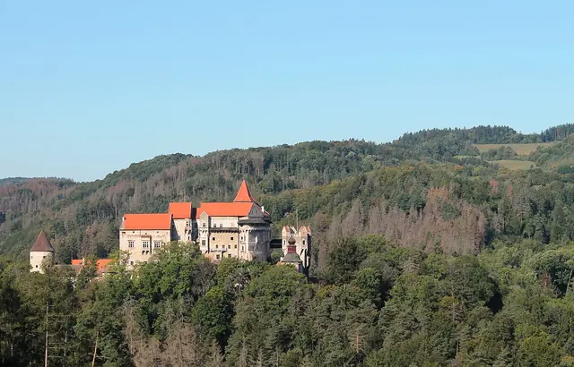 Hrad Pernštejn in Nedvědice