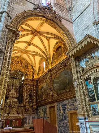 Igreja de São Francisco e Capela dos Ossos in Évora – Foto 3 de 6
