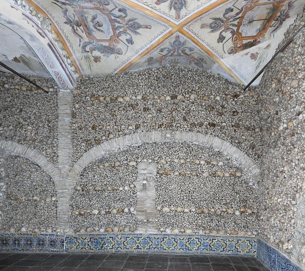 Igreja de São Francisco e Capela dos Ossos in Évora