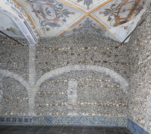 Igreja de São Francisco e Capela dos Ossos in Évora