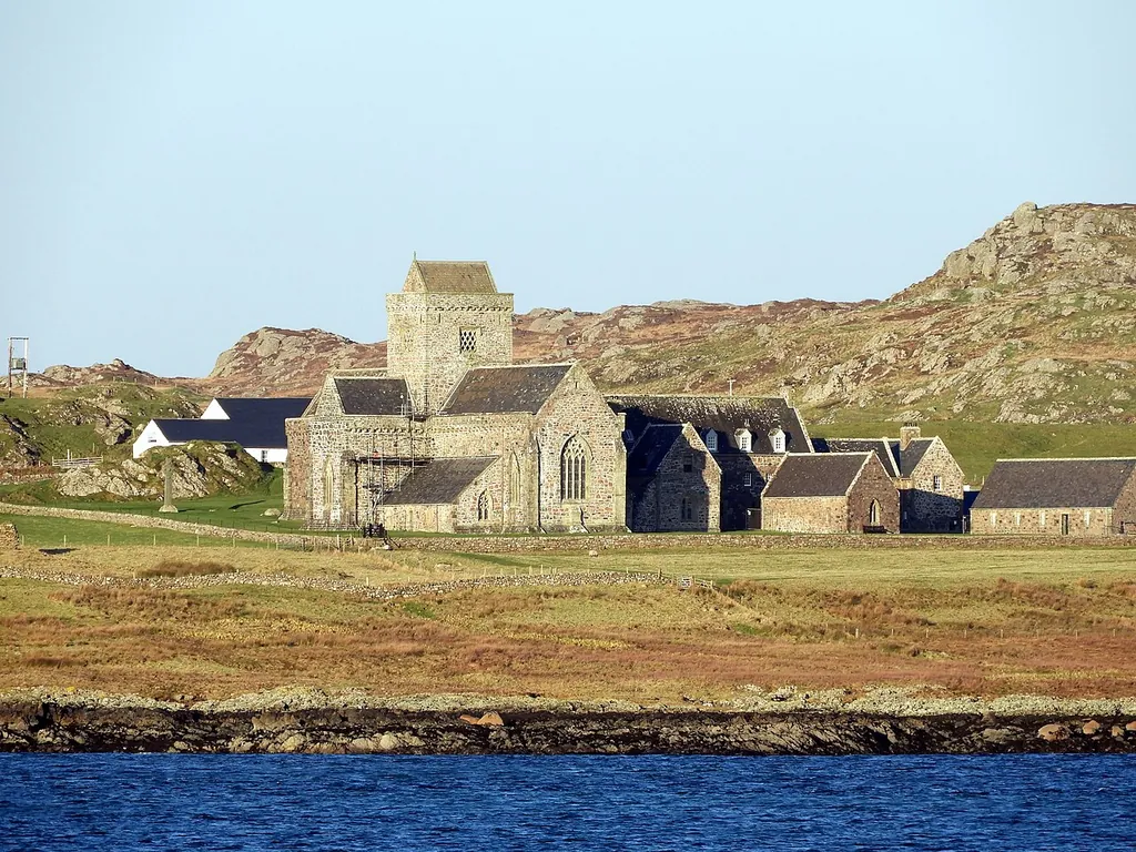 Iona Abbey and Nunnery in Isle of Iona – Bild 3 von 3
