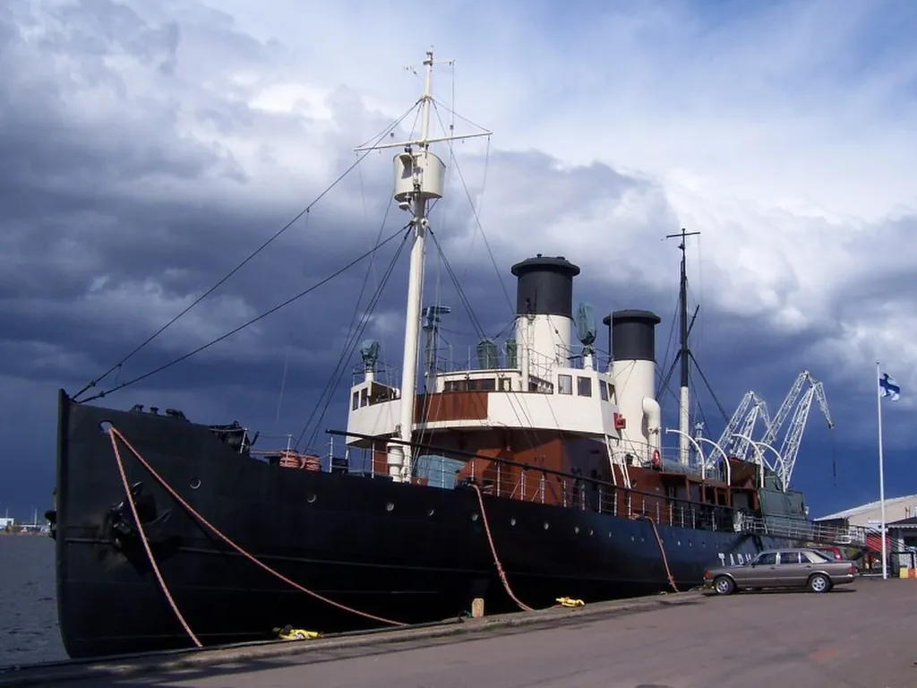 Jäänmurtaja Tarmo in Kotka