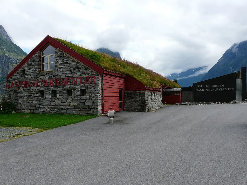 Jostedalsbreen Nasjonalparksenter in Oppstryn