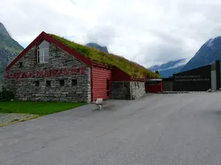 Jostedalsbreen Nasjonalparksenter in Oppstryn