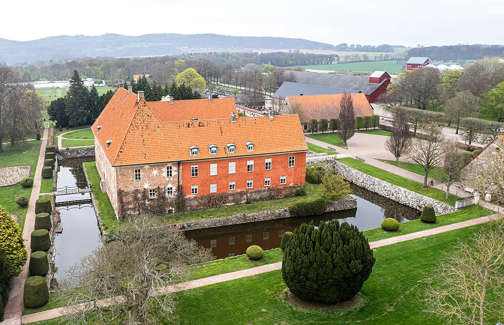 Krapperups borg in Nyhamnsläge – Bild 2 av 4