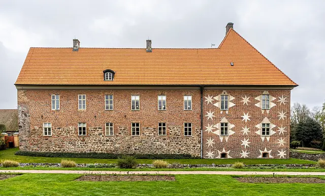 Krapperups borg in Nyhamnsläge – Bild 3 av 4