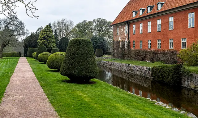 Krapperups borg in Nyhamnsläge – Bild 4 av 4