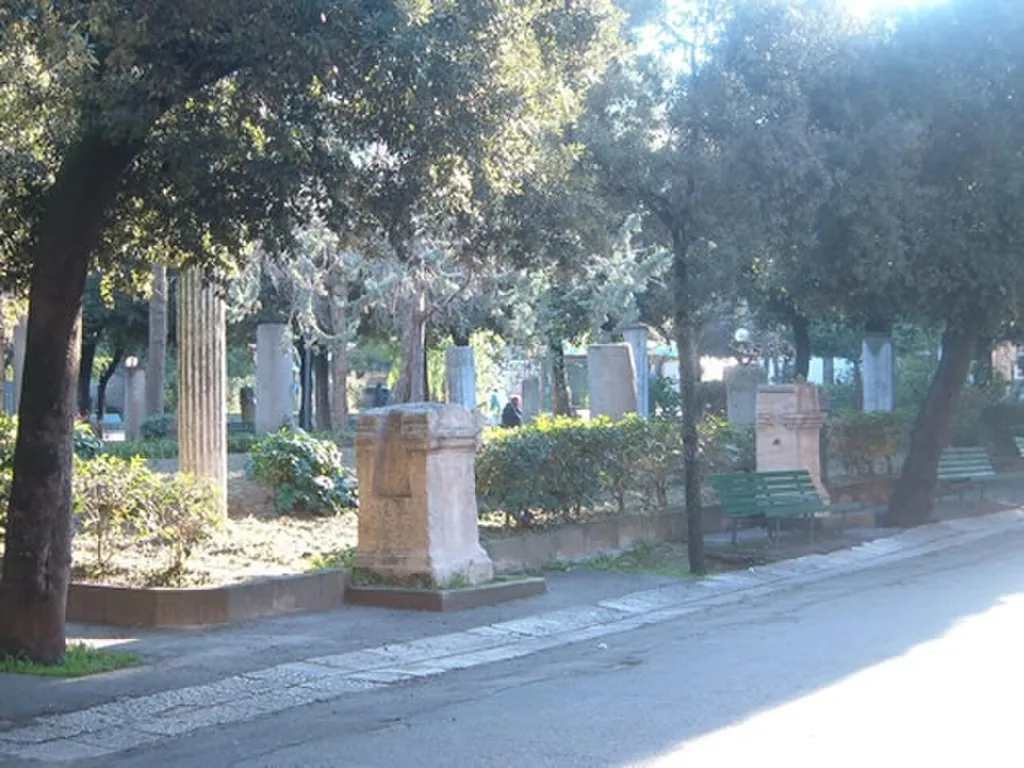 Lapidarium della villa comunale in Canosa di Puglia