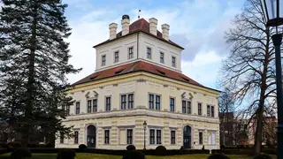 Letohrádek Ostrov