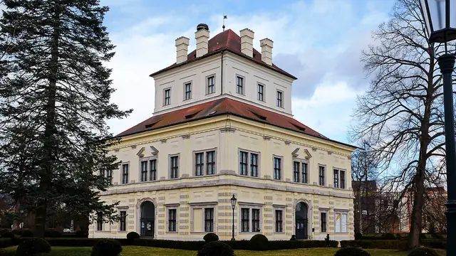 Letohrádek Ostrov