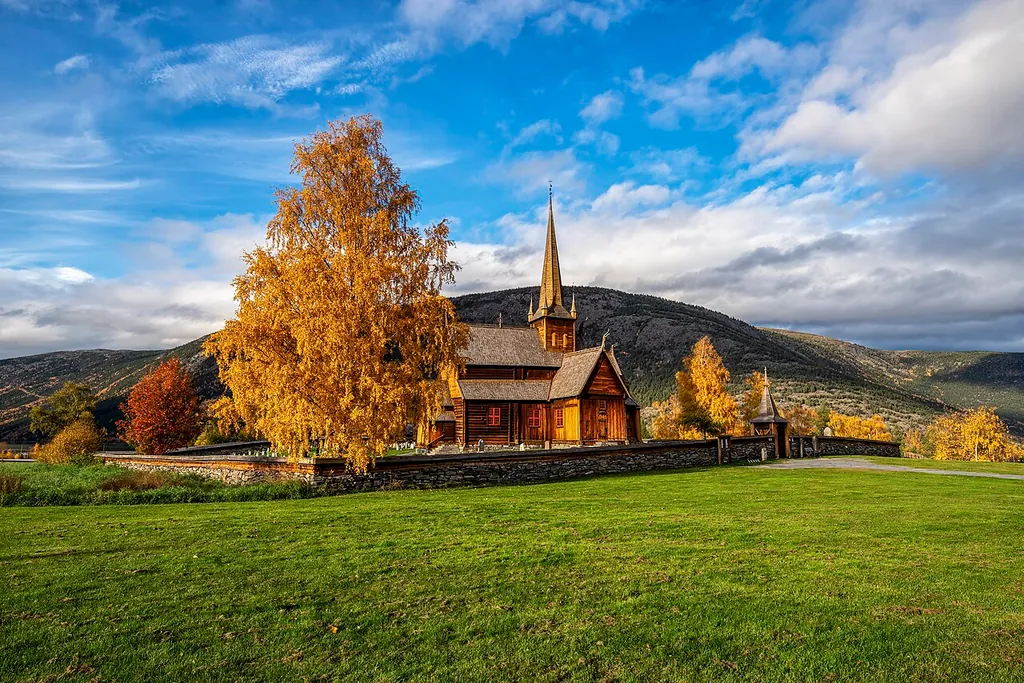 Lom stavkyrkje – Bilde 2 av 10